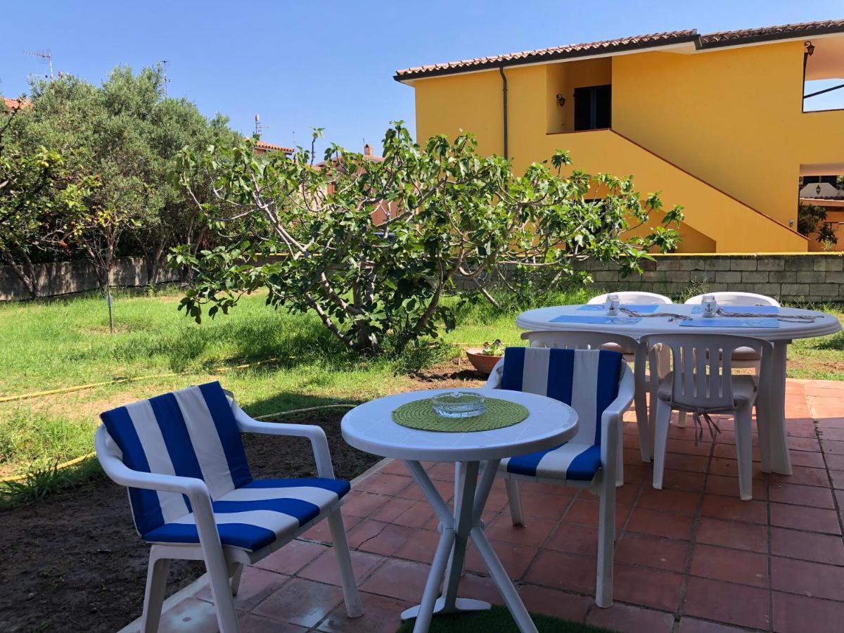 Private Apartment With Garden Cannigione Exterior photo