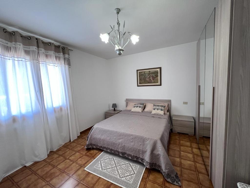 Private Apartment With Garden Cannigione Exterior photo