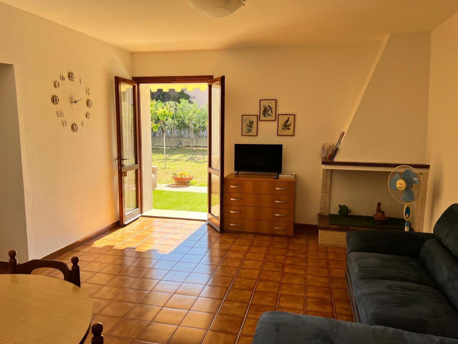 Private Apartment With Garden Cannigione Exterior photo