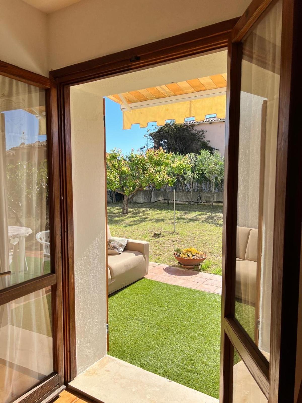 Private Apartment With Garden Cannigione Exterior photo