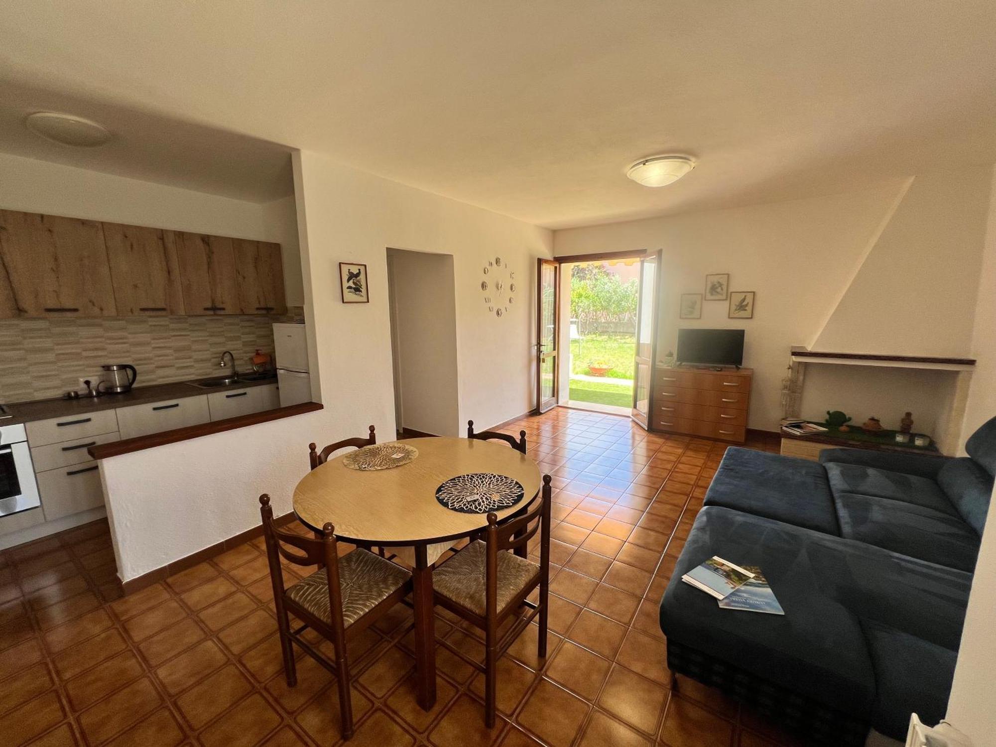Private Apartment With Garden Cannigione Exterior photo